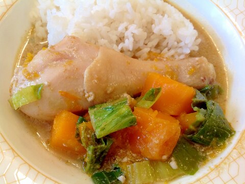 骨付きモモ肉のグリーンカレー